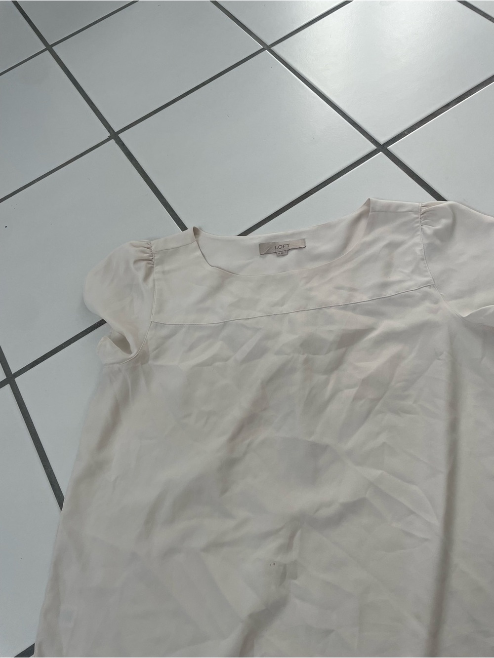 LOFT Cream Short Sleeve Scoop Neck Blouse
